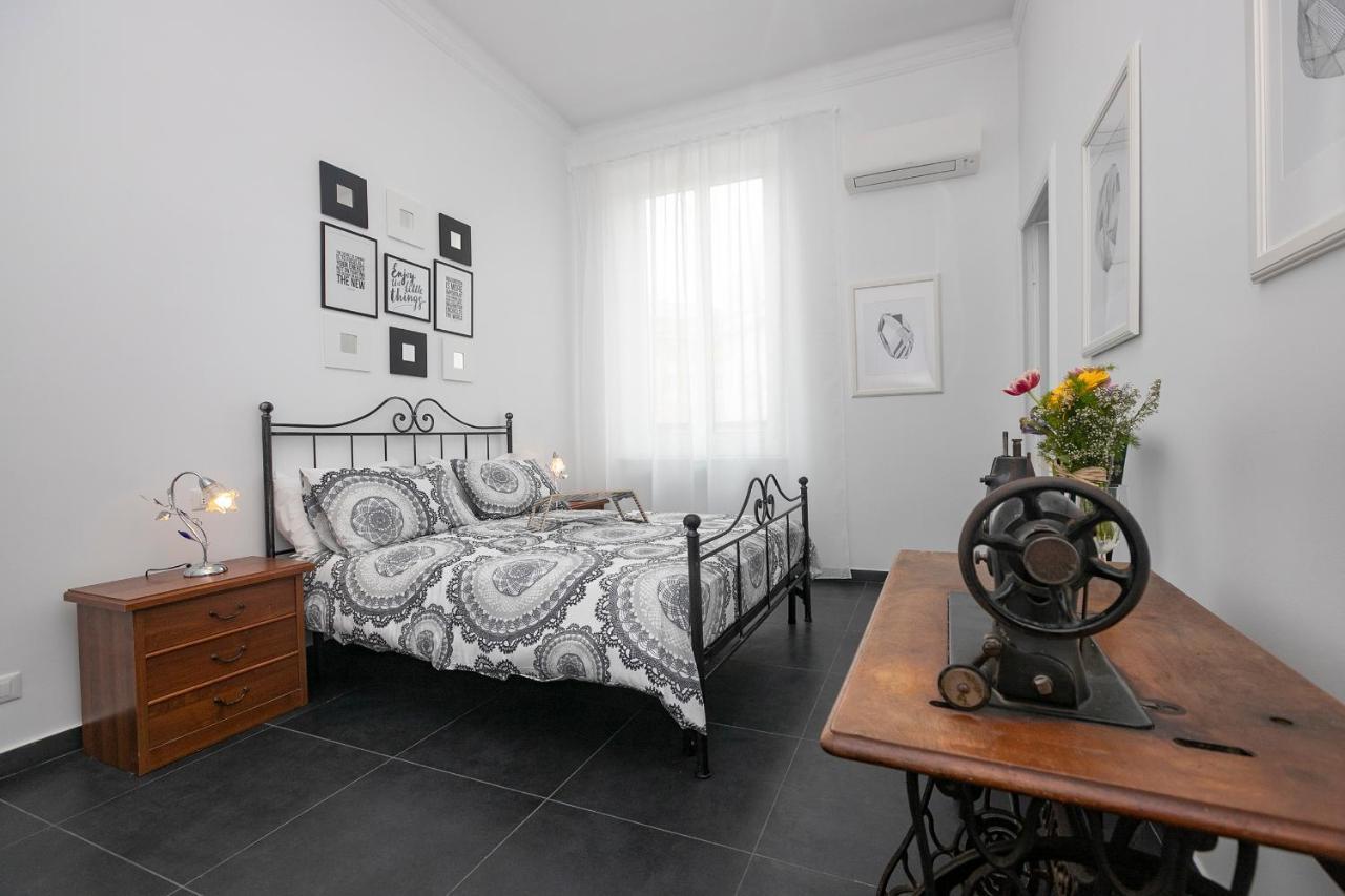 Real Italian Estate - Luxury Black&White Genova Kültér fotó